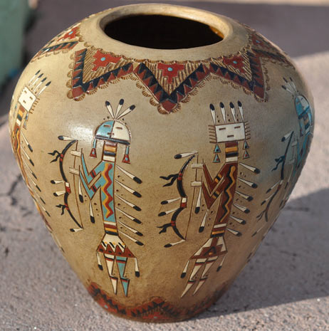 Nancy Chilly | Navajo Pot | Penfield Gallery of Indian Arts | Albuquerque, New Mexico