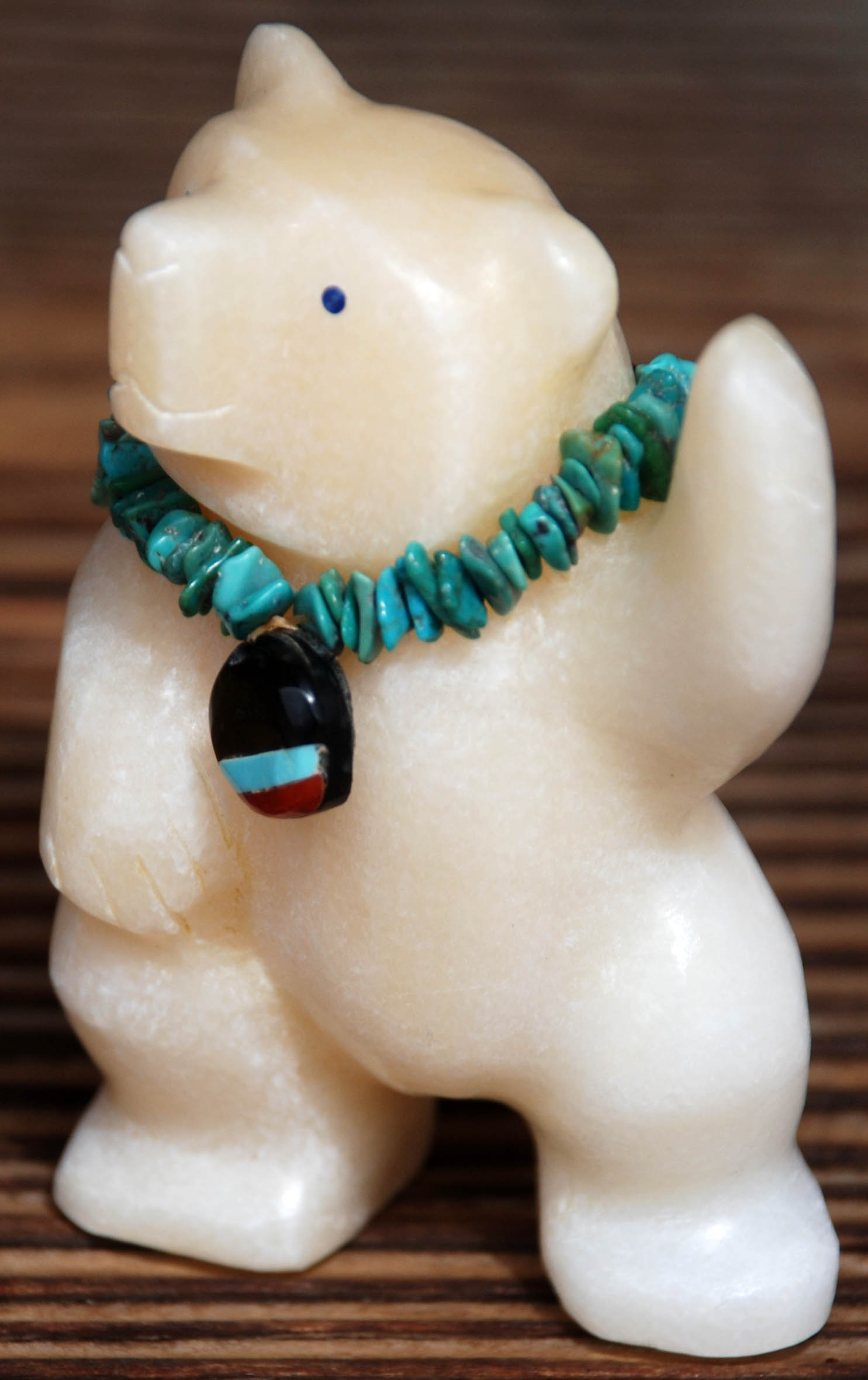 Dee Edaakie | Zuni Standing Bear Bear Fetish | Penfield Gallery of Indian Arts | Albuquerue, Ndew Mexico